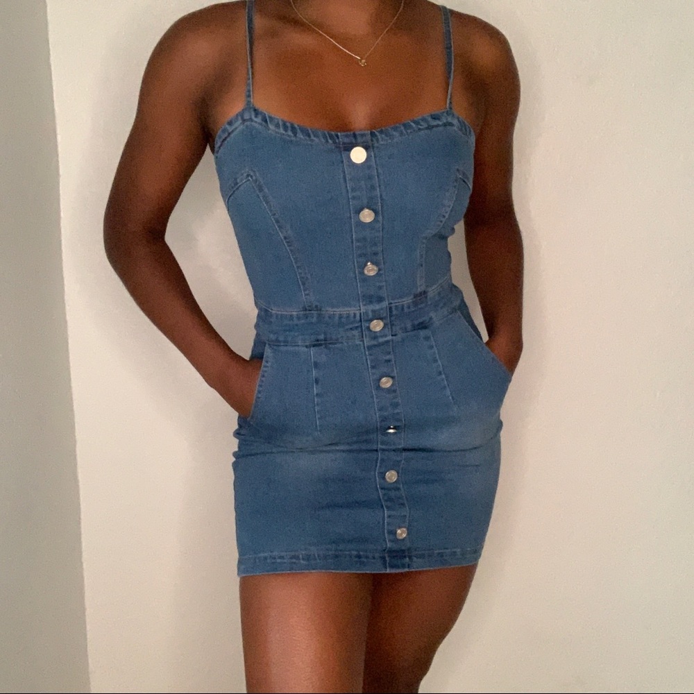 Blue button through denim cami dress💙